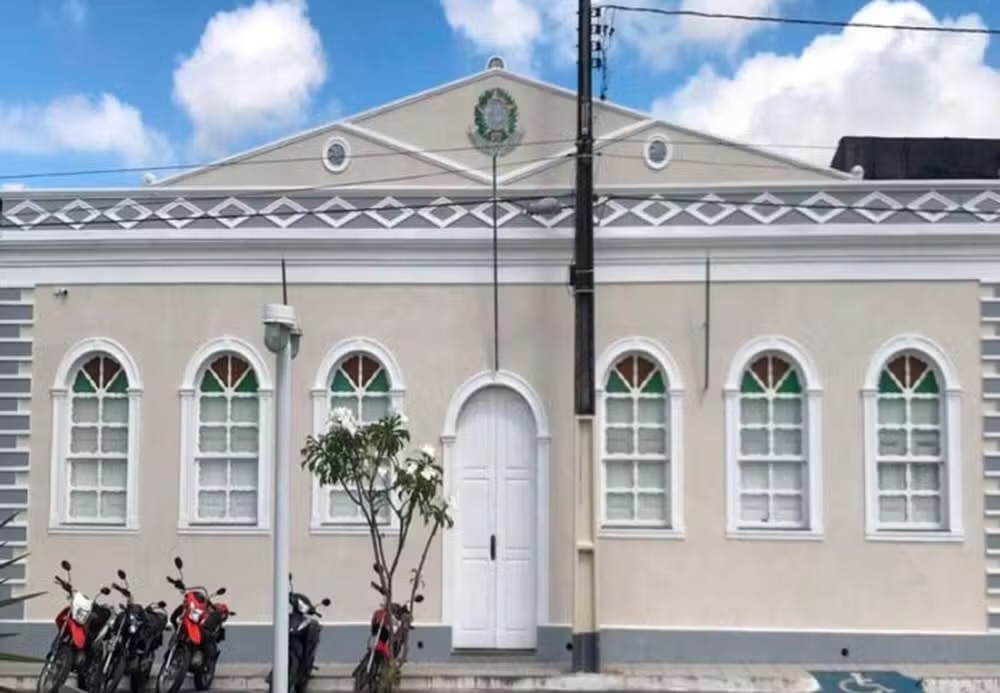 Prédio da Prefeitura de Lagarto é esvaziado parcialmente após apresentar riscos na estrutura elétrica