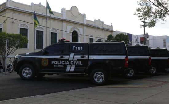 Polícia prende foragido por homicídio e evita possível feminicídio